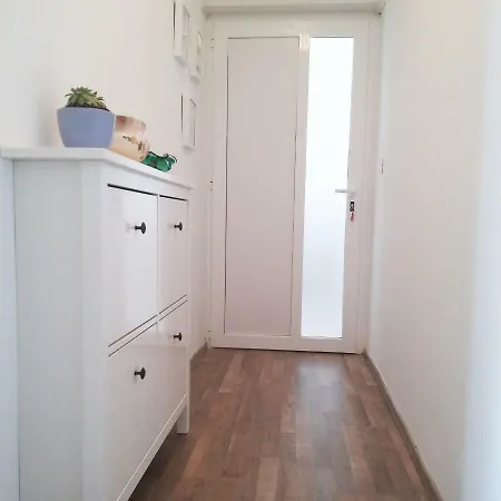 Rosa Apartment